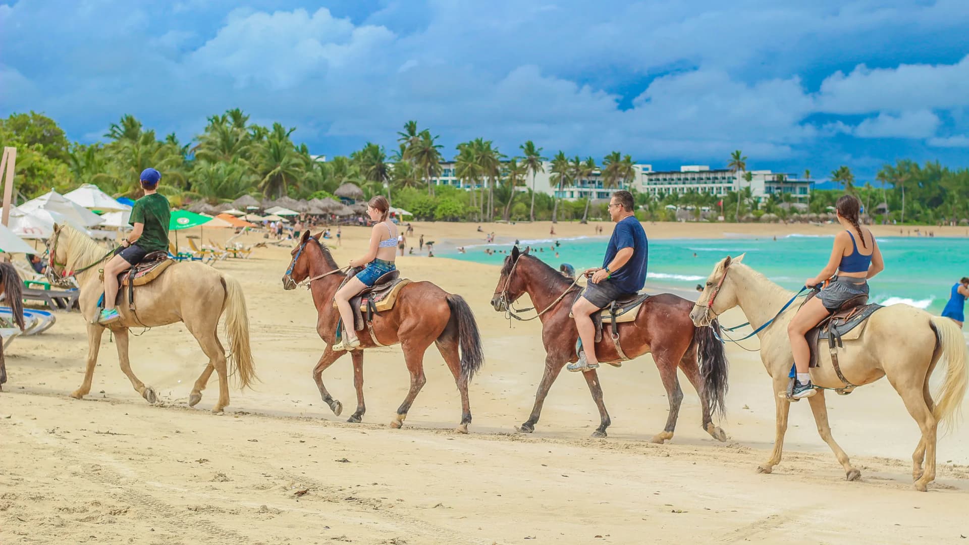 HORSEBACK RIDING FULL - 3